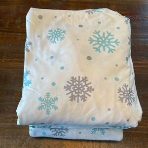 Snowflake Patterned Full size Sheets